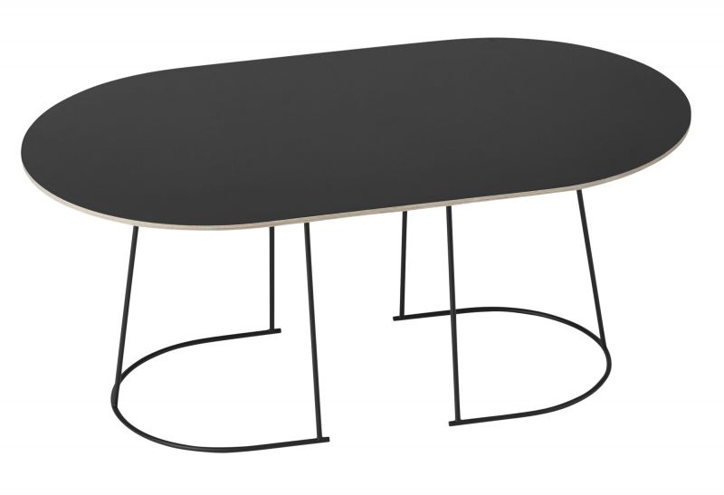 Schwarzer Airy Coffee Table von Muuto mit ovaler Tischplatte und filigranem Metallgestell.